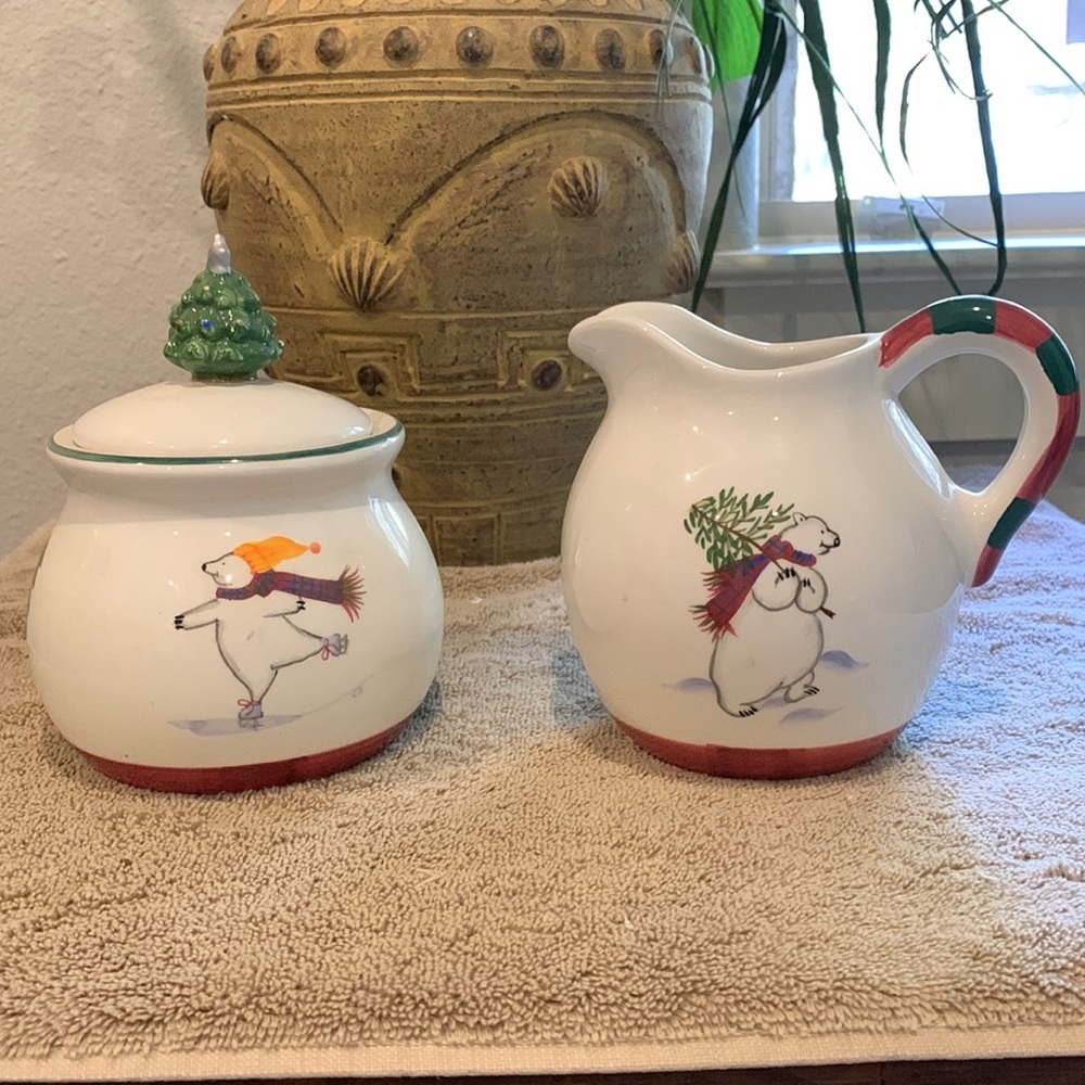 Christmas Holiday Sugar and Creamer Set
